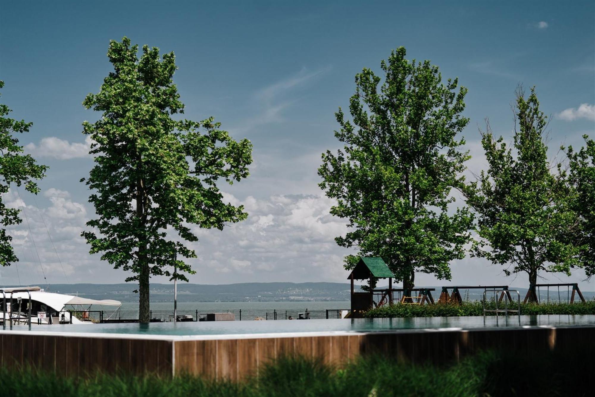 Butique Apartman Grand Balatonlelle Exterior foto